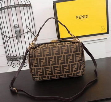Fendi Luxe Handbag SG-B35