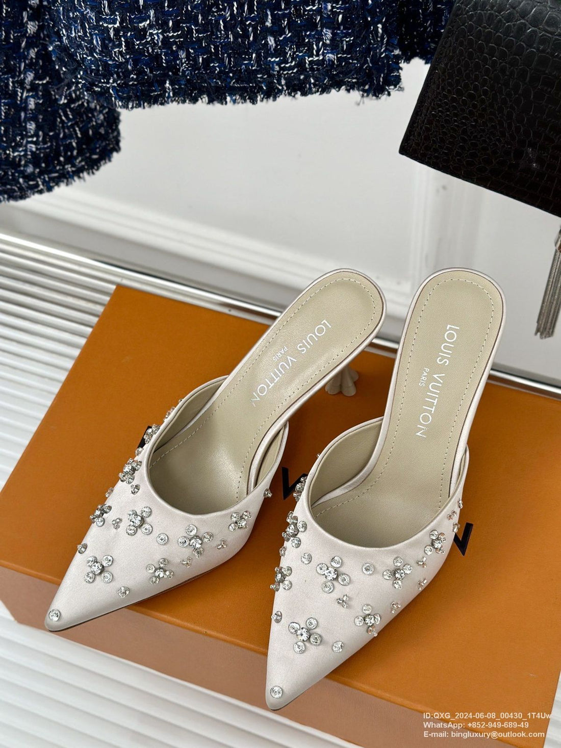 Crystal Pointed-Toe Mules H-065