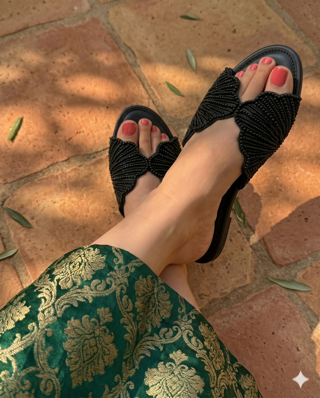 MARINA FLATS BLACK SG-011