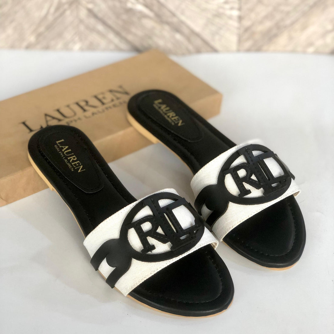 Royalen Flats SG-1210