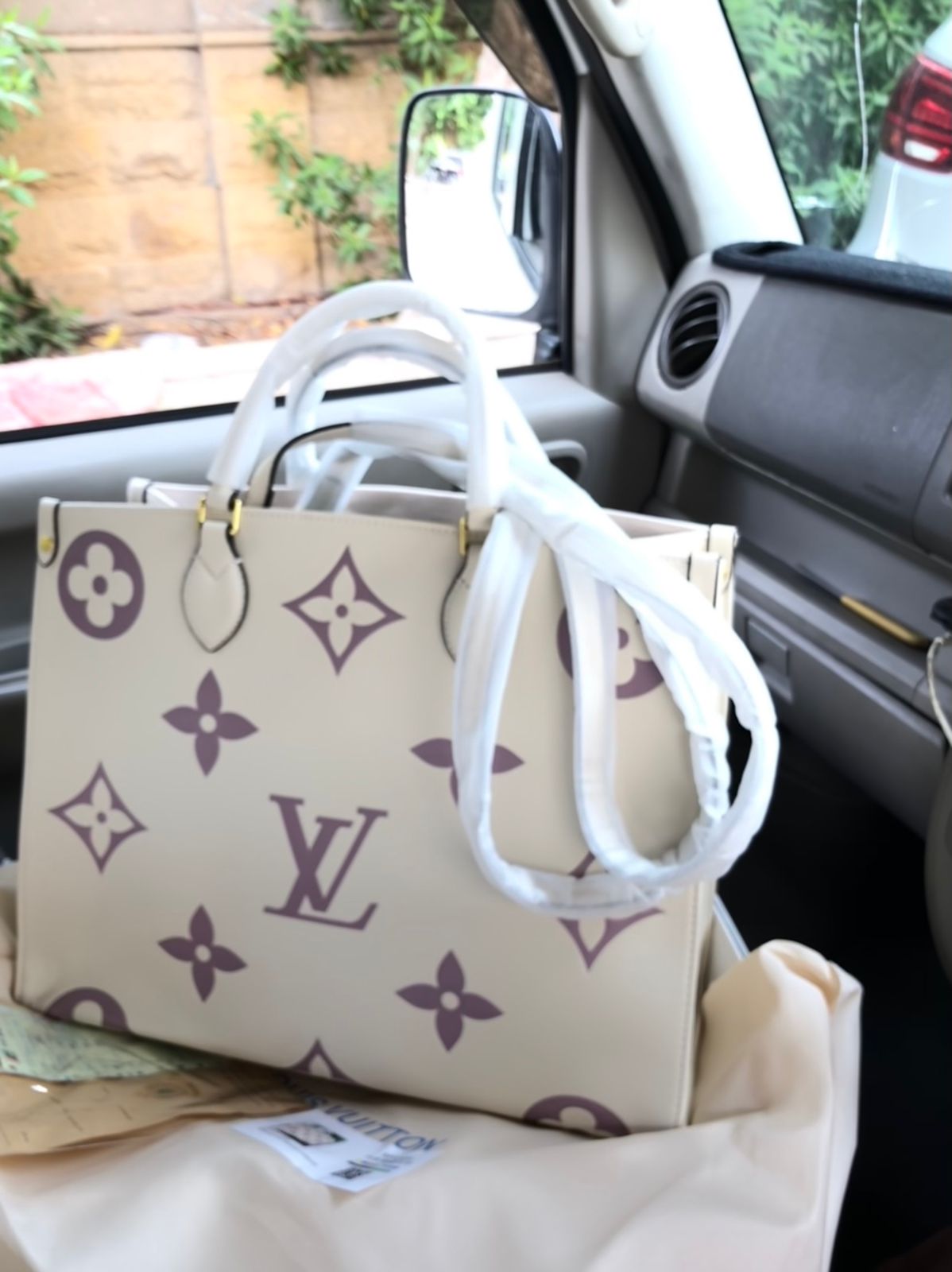 LéValeria Tote SG-B009